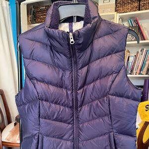 Eddie Bauer goose down zip up vest sz m